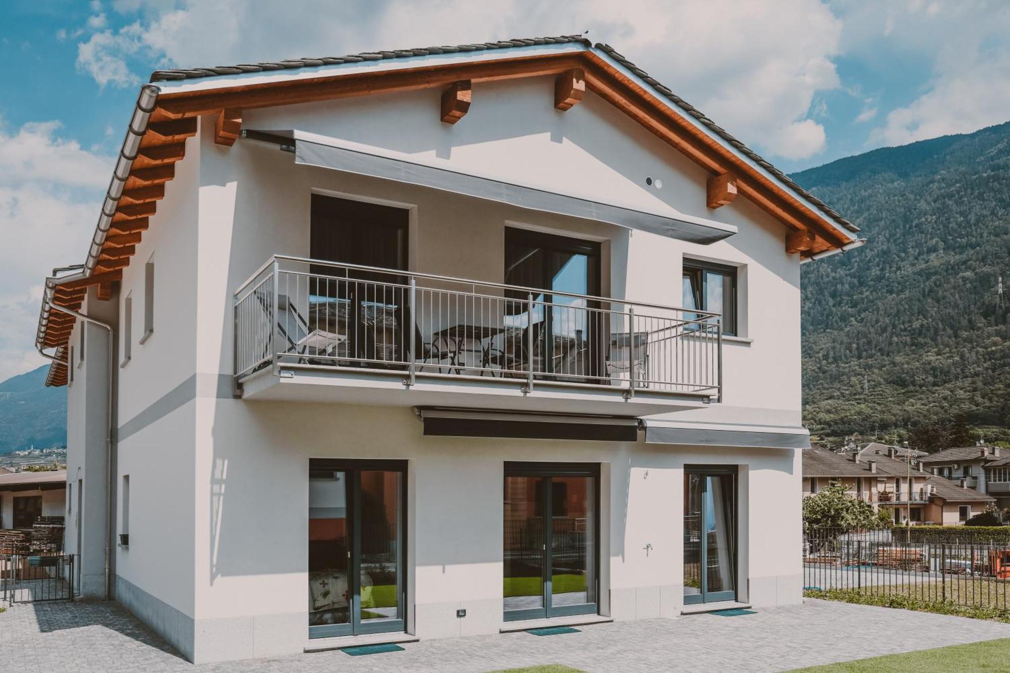 Residenza 39 - 900 M To Bernina Express Apartman Tirano Kültér fotó
