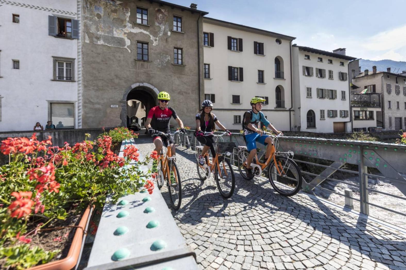 Residenza 39 - 900 M To Bernina Express Apartman Tirano Kültér fotó
